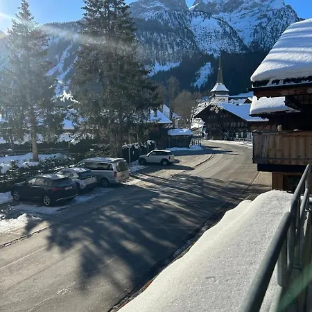 Exceptionnel Design, Bei Gstaad The Masa Lejlighed